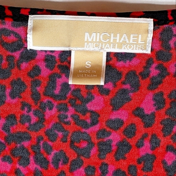 Michael Michael Kors Ruched V-Neck Red & Black Cat Print Blouse Size Small - Picture 6 of 8
